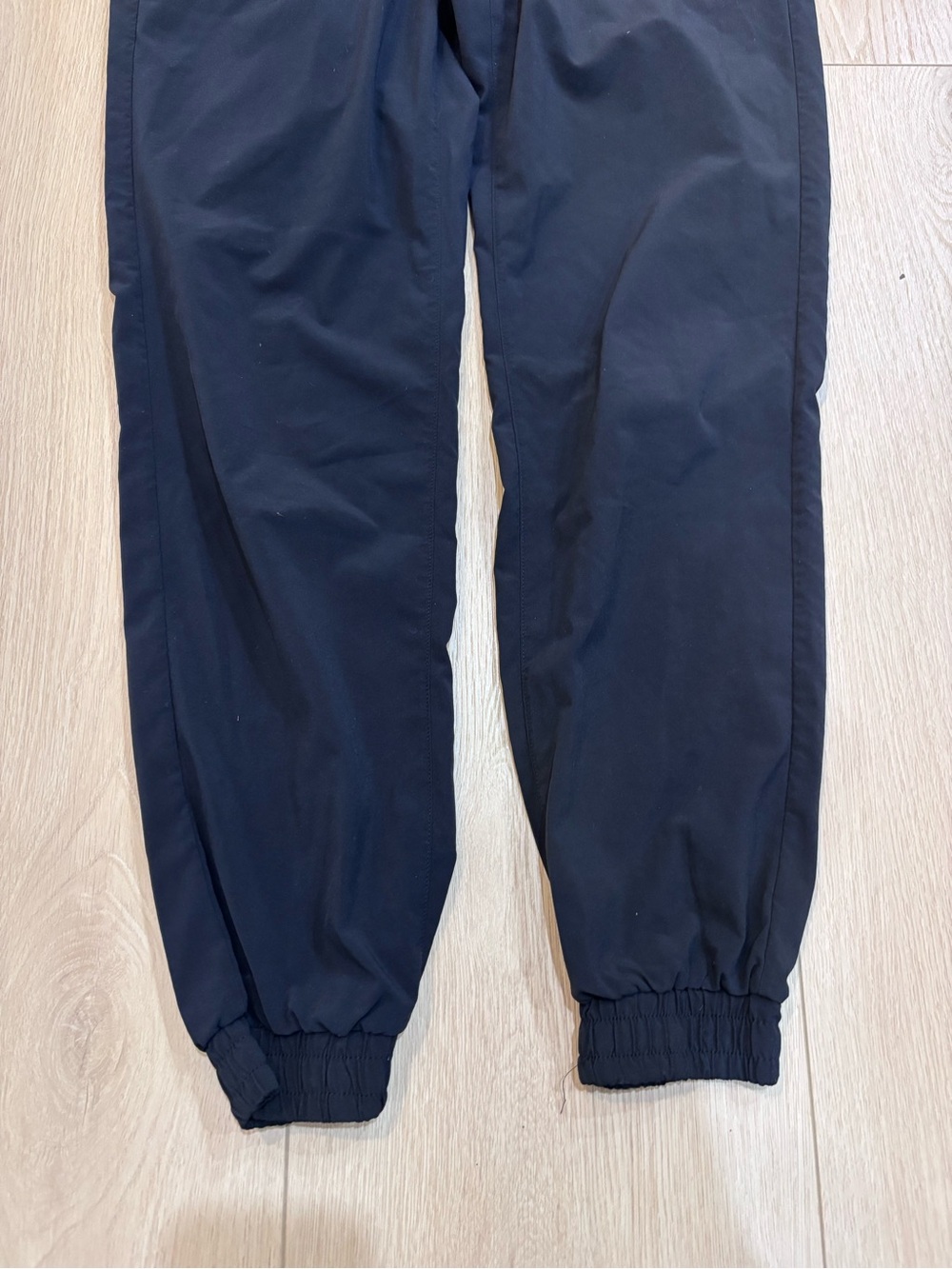 ARITZIA TNA JOGGER - Picture 3 of 5